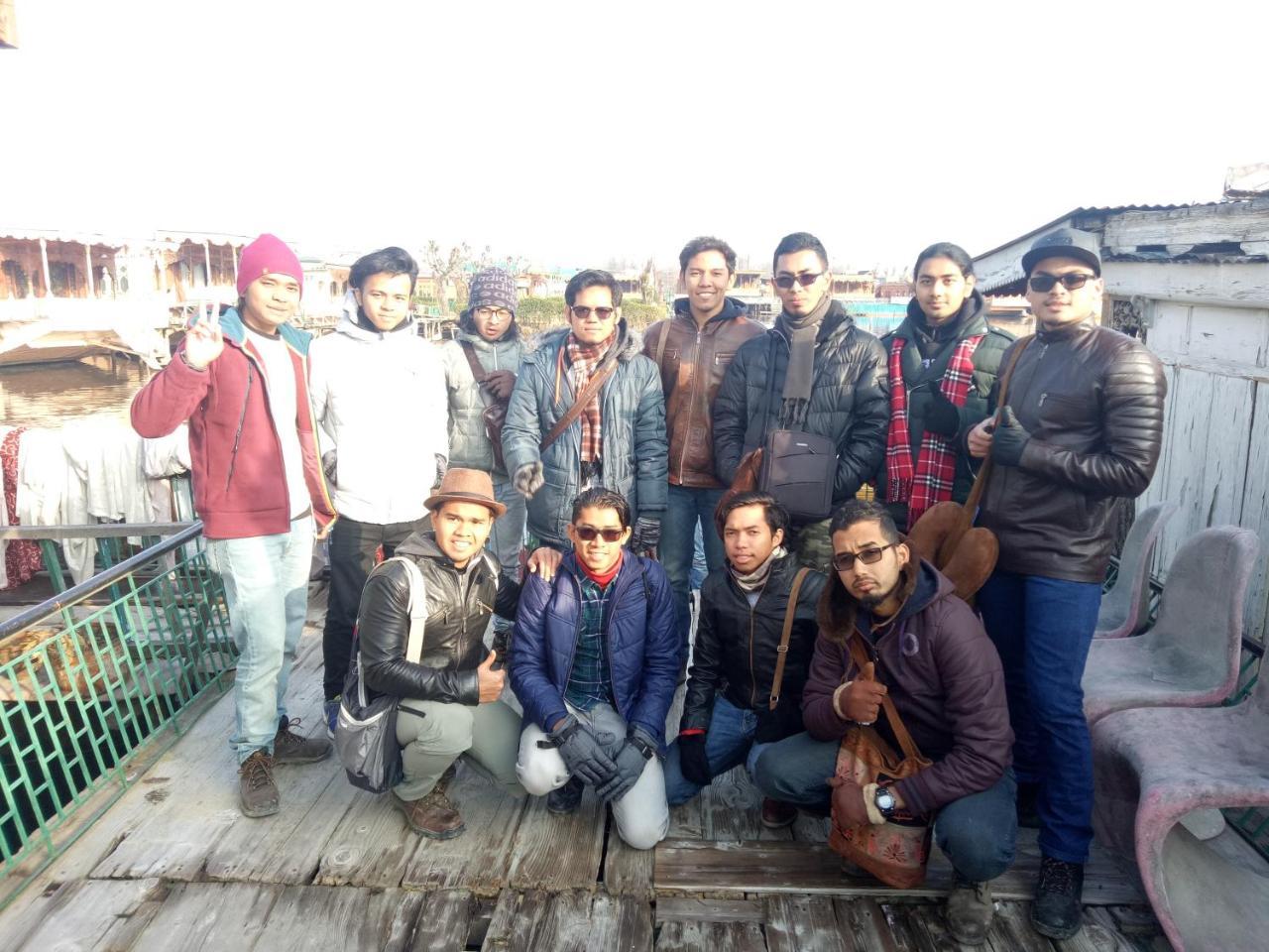 Young Shahzada Group Of Houseboats Srīnagar Zewnętrze zdjęcie